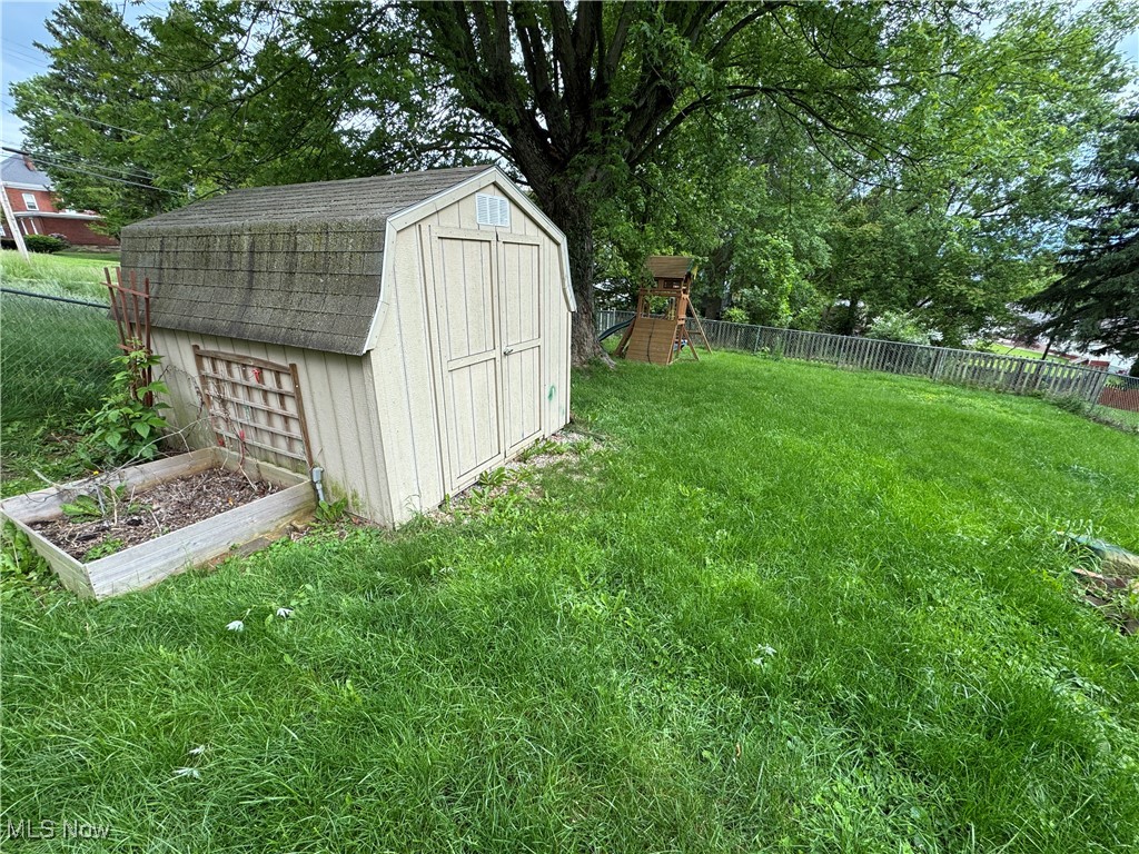 208 Walton Avenue, Barnesville, Ohio image 48
