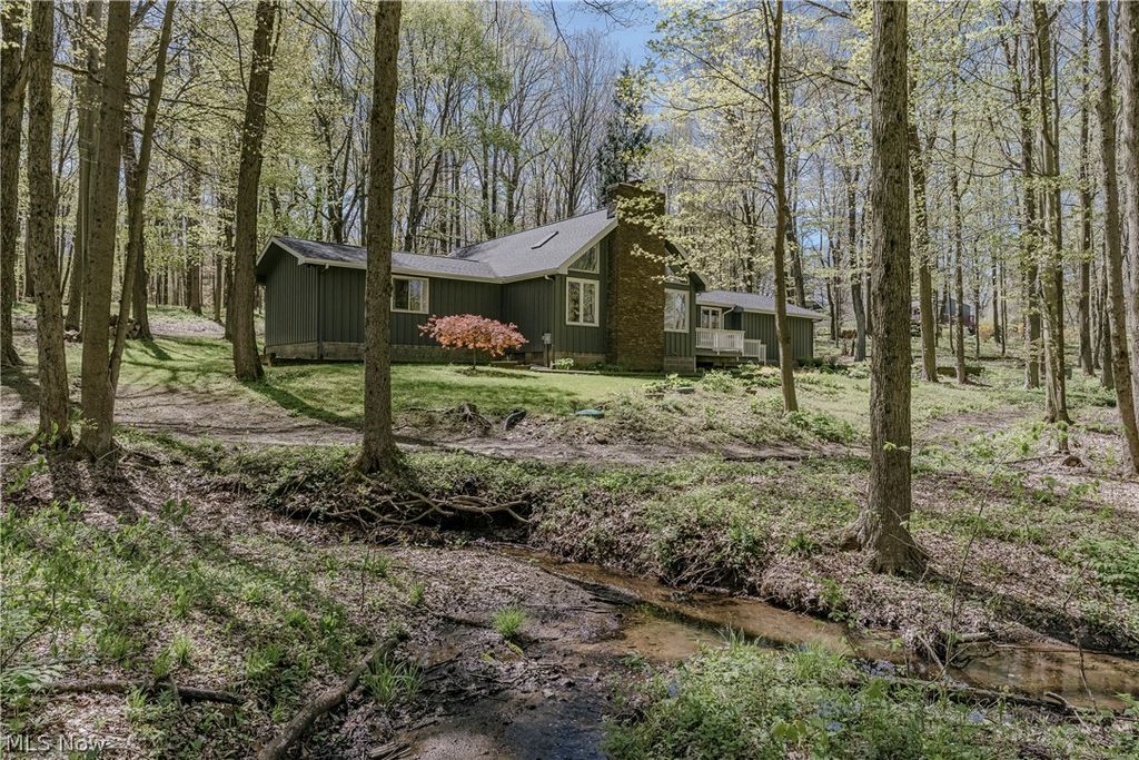 Photo of 17091 Wing Road, Chagrin Falls, OH 44023 (MLS # 5203516)