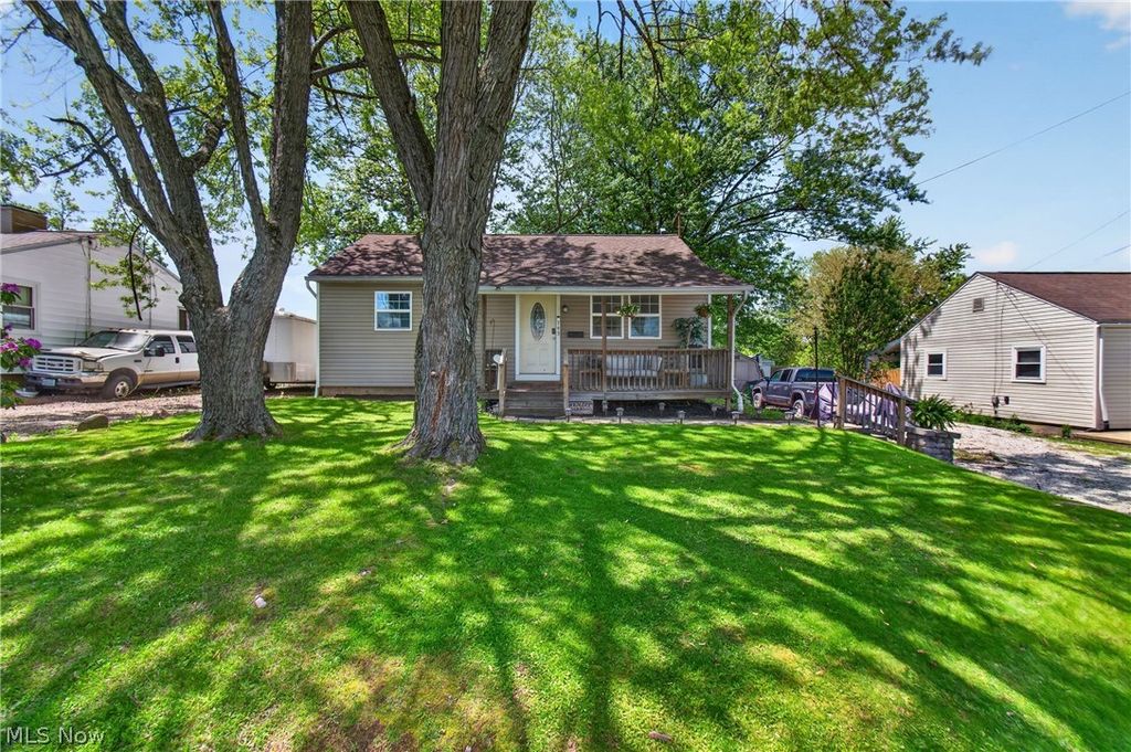 Photo of 143 25th St. NW, Massillon, OH 44647 (MLS # 5208970)
