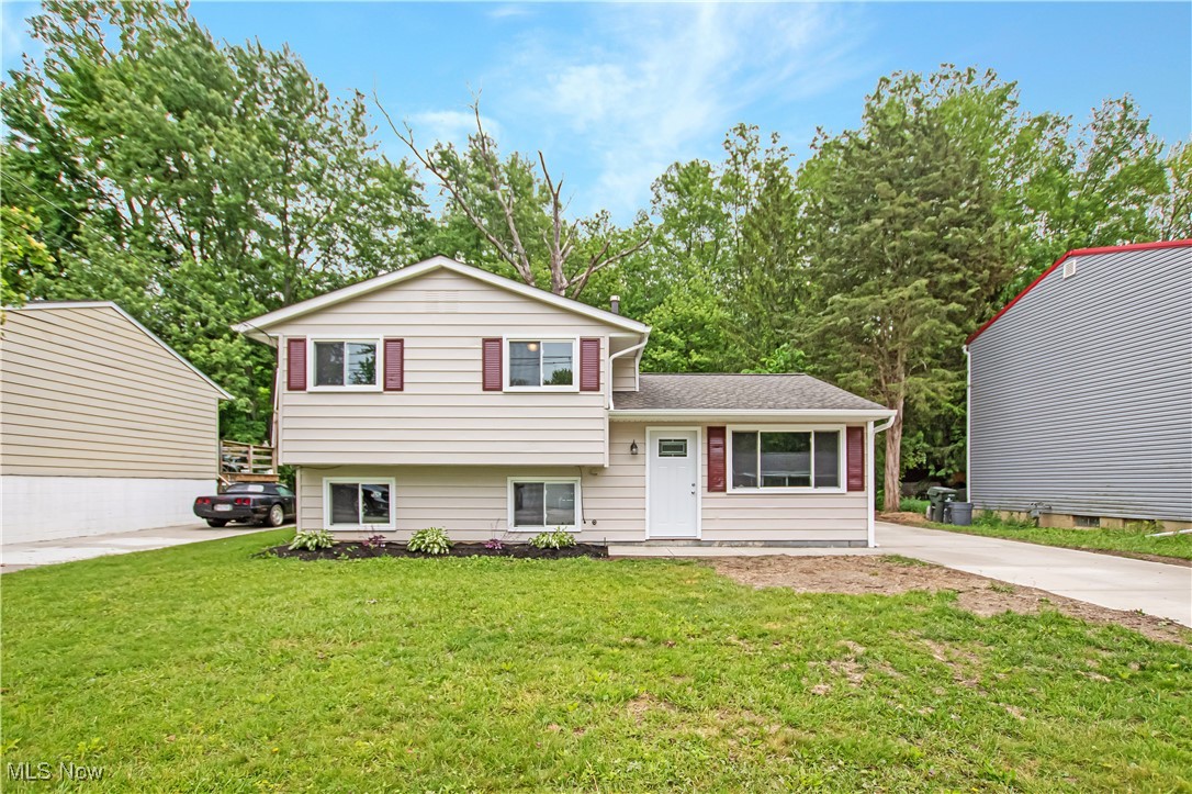 5613 Pleasant Avenue, North Ridgeville, Ohio image 1