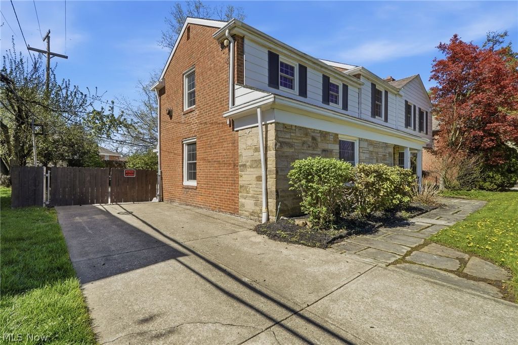 Photo of 3378 Clayton Boulevard, Shaker Heights, OH 44120 (MLS # 5202799)