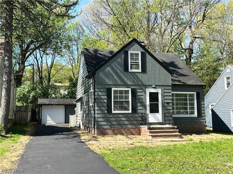 Homes For Sale - 982 Quarry Drive<br/> Cleveland Heights, OH 44121