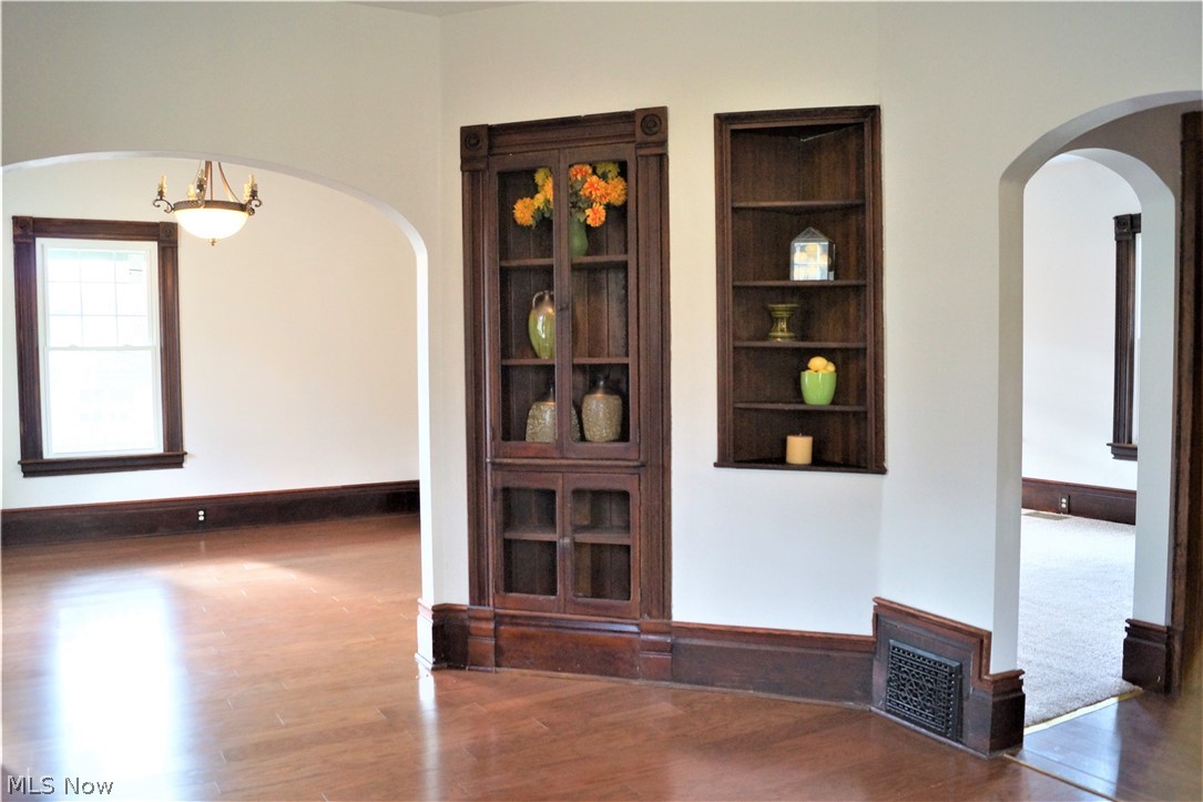 Village/Minerva - Residential