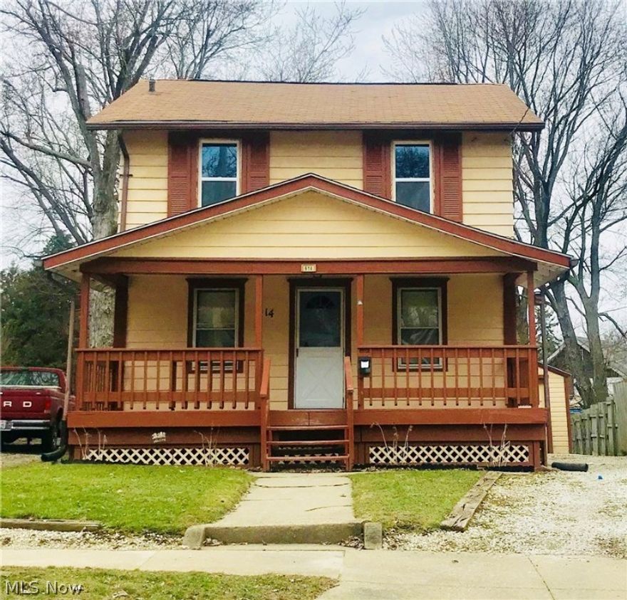 Charming 3 Bed 1 Bath Colonial located in Goodyear Heights. Newly renovated with beautiful hardwood floors throughout. Call the office today to schedule a showing!