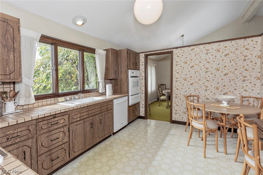 Ainsworth Country Estates Inc - Residential