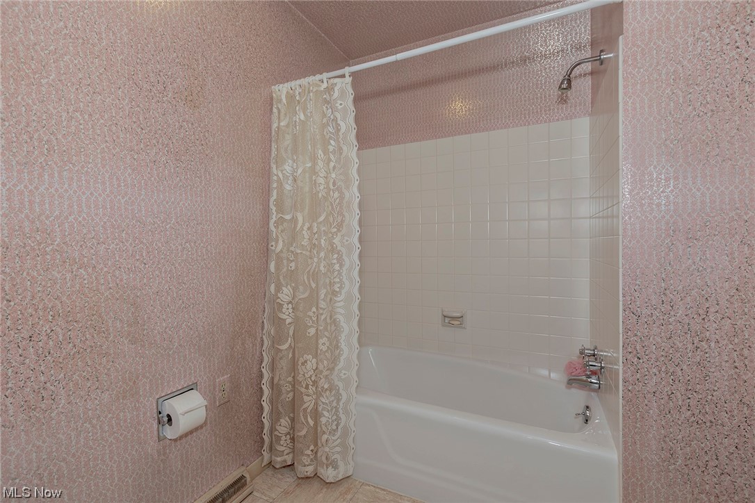 Ainsworth Country Estates Inc - Residential