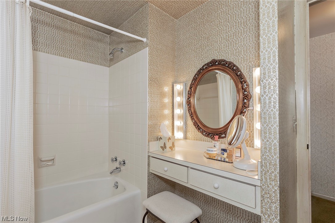 Ainsworth Country Estates Inc - Residential