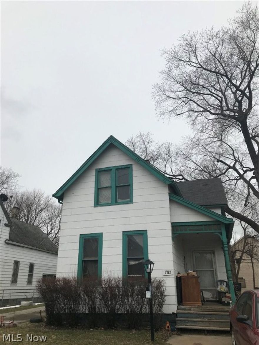 3BR colonial , tenant occupied ,needs updates and some repairs