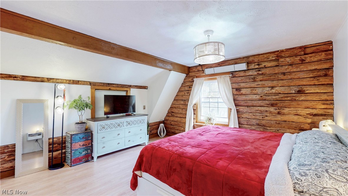 BROWNS ADD TO SHERMAN WOOD ESTS LOT 5 - Residential