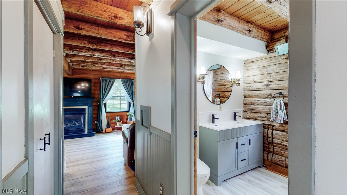 BROWNS ADD TO SHERMAN WOOD ESTS LOT 5 - Residential