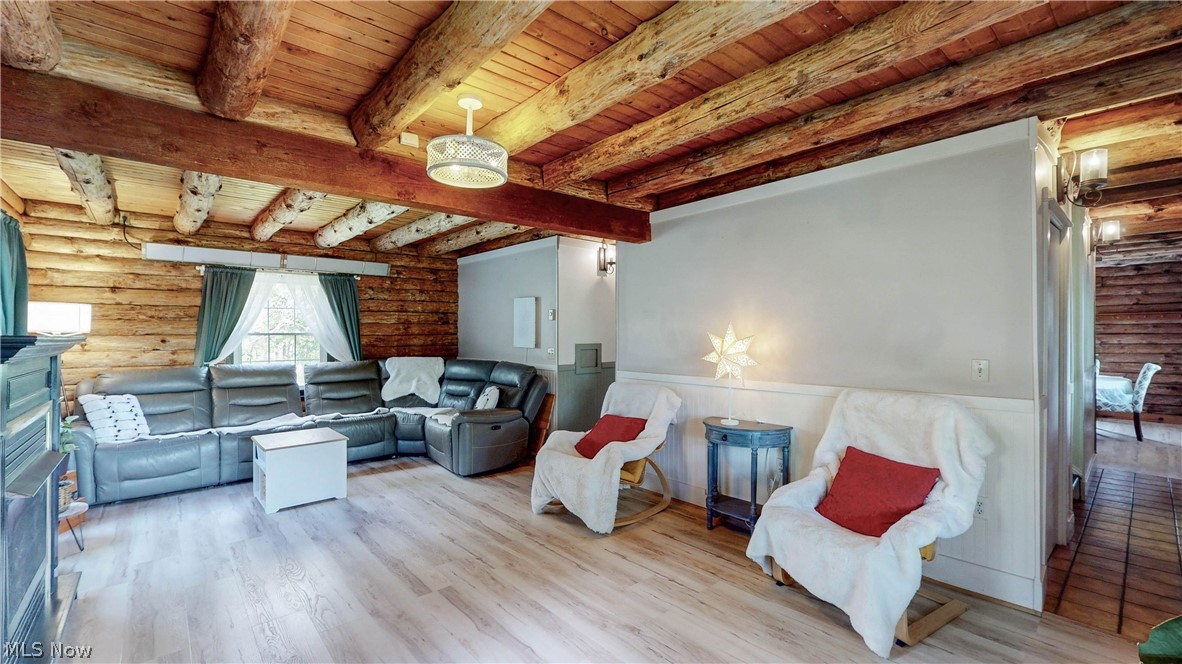 BROWNS ADD TO SHERMAN WOOD ESTS LOT 5 - Residential