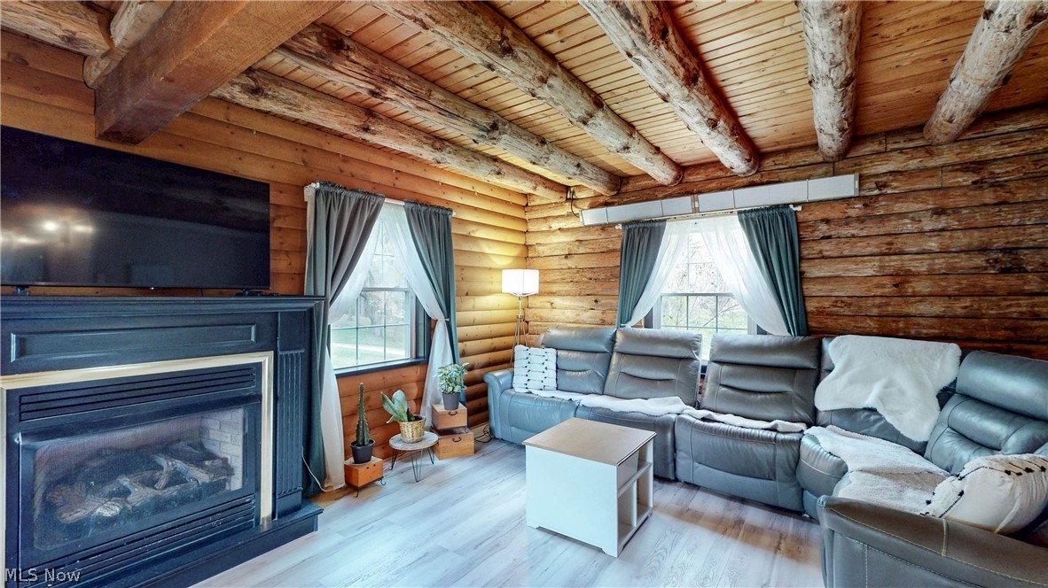 BROWNS ADD TO SHERMAN WOOD ESTS LOT 5 - Residential