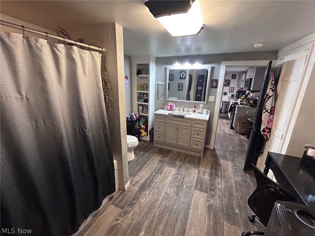 Marietta Square 13 - Residential