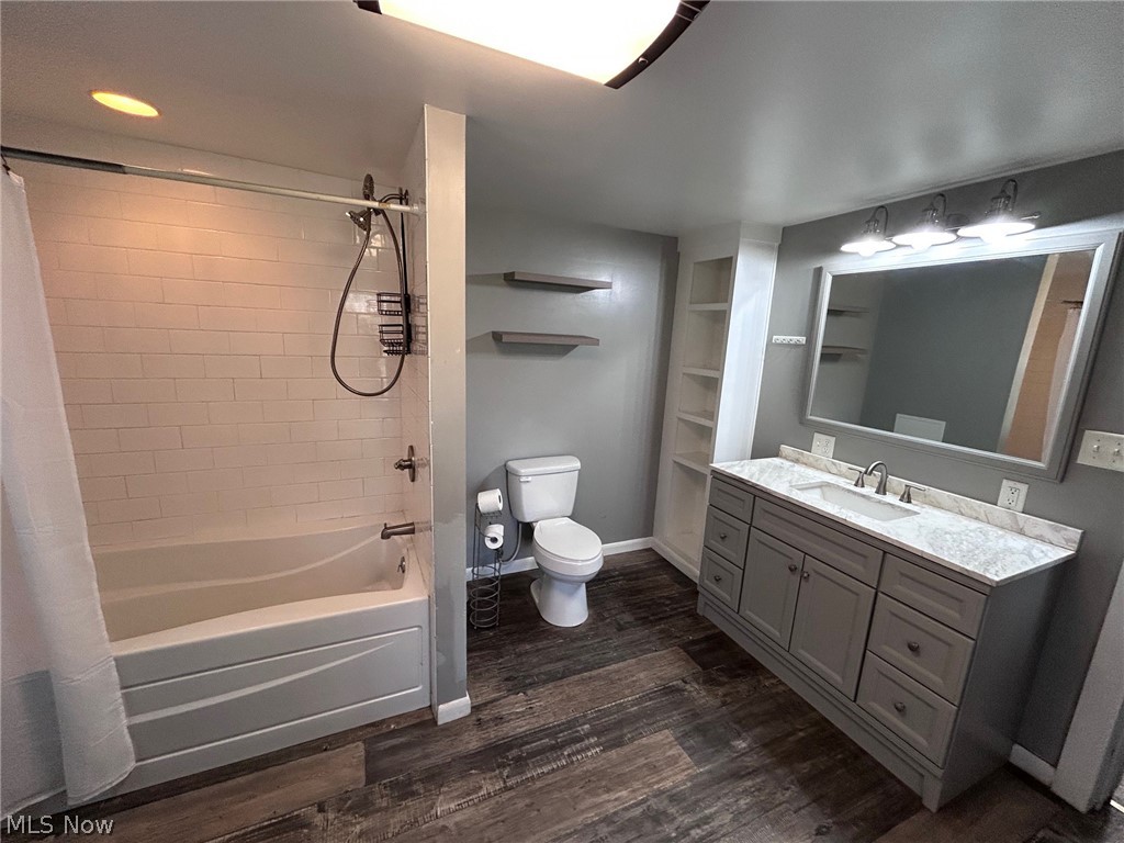 Marietta Square 13 - Residential