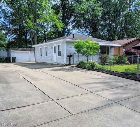 Tiny photo for 549 Delaware Avenue, Elyria, OH 44035 (MLS # 5189748)