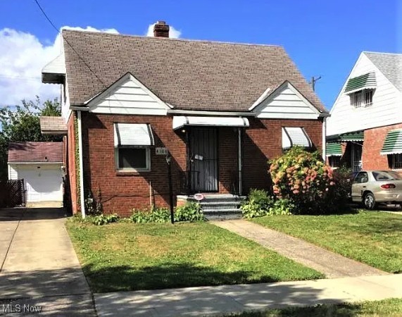 3 bedroom 1 full bath totally remodeled. Fully leased.