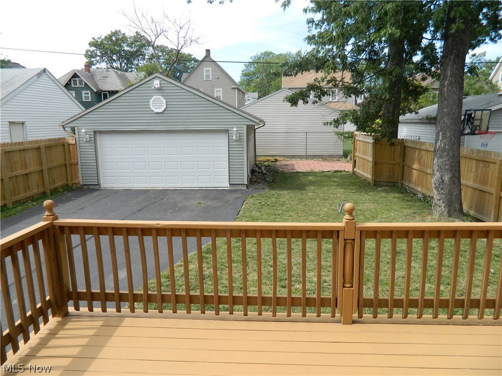 John E Ensigns Lakewood - Residential