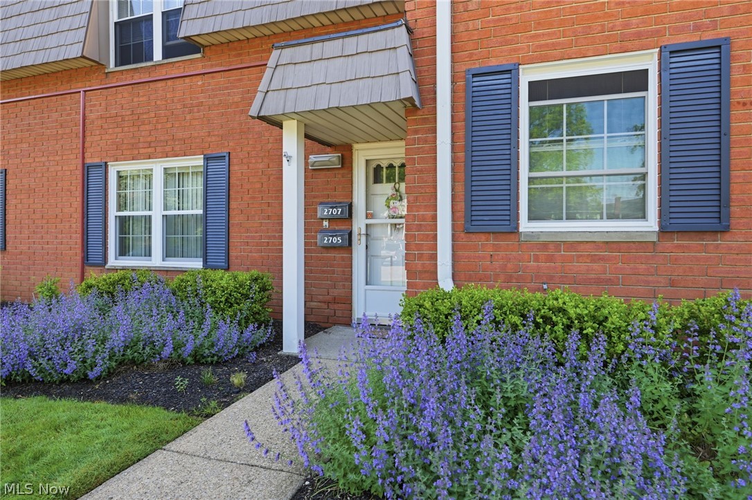 Manor House Condos - Residential