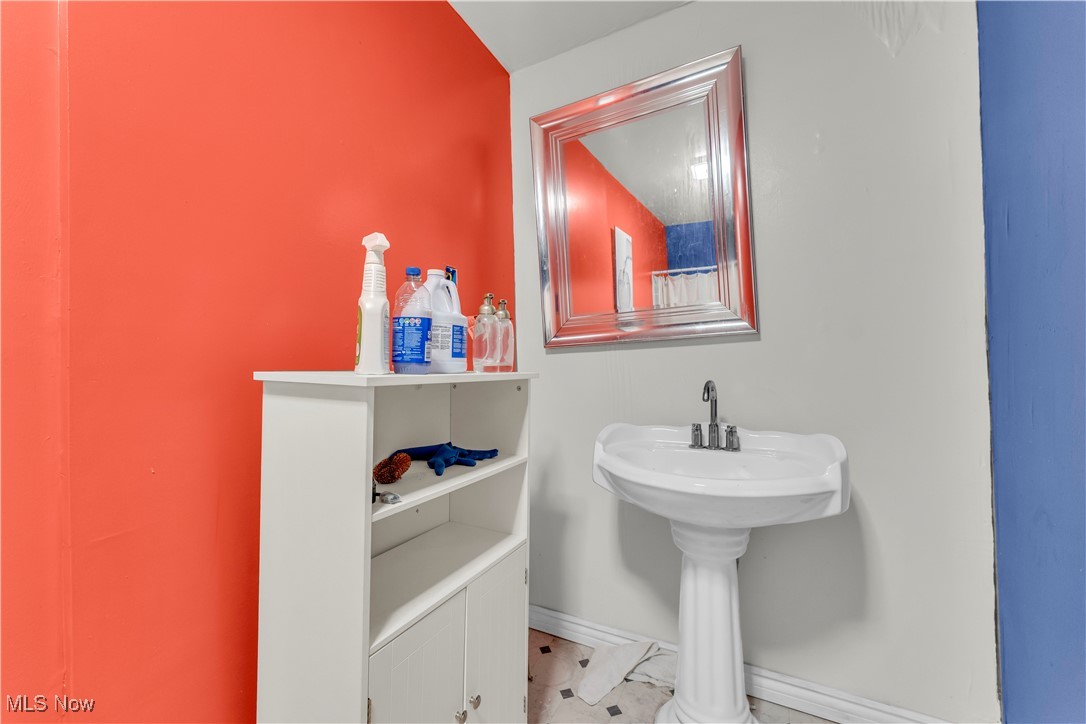 Meyer Wageman & Thomas - Commercial Sale