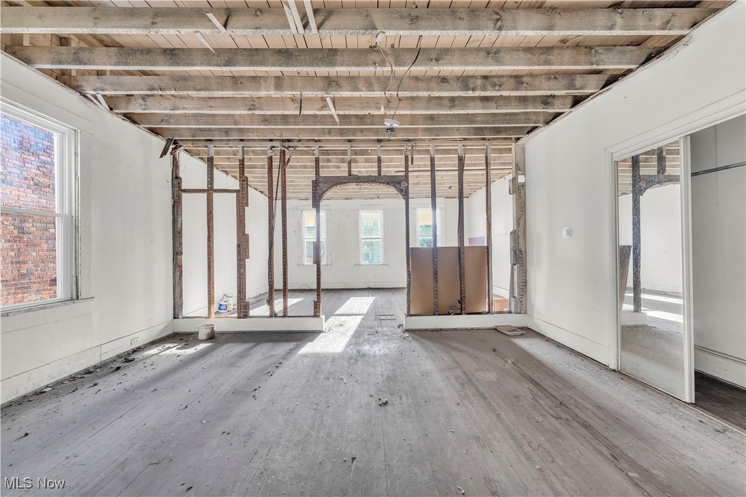 Meyer Wageman & Thomas - Commercial Sale