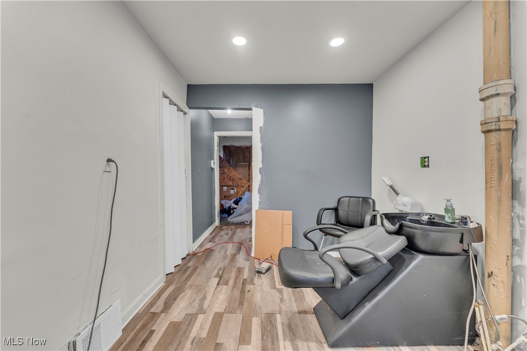 Meyer Wageman & Thomas - Commercial Sale