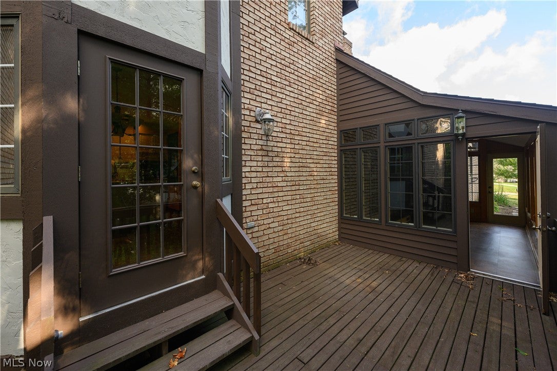 16 S Bentley Drive SE