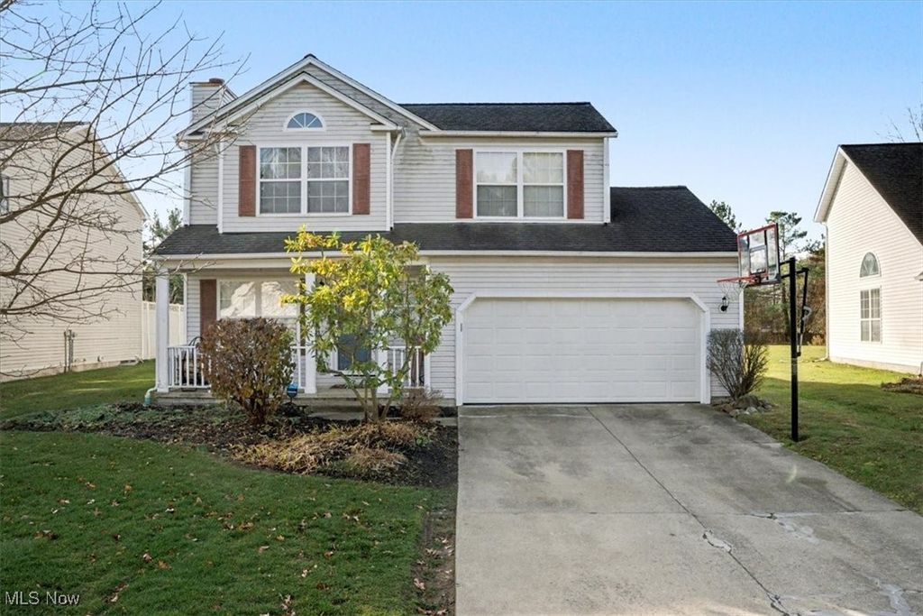 Photo of 104 Pinehollow Circle, Chardon, OH 44024 (MLS # 5174893)