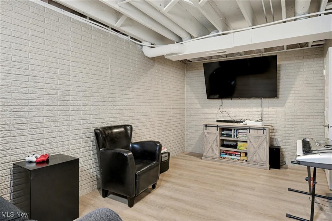 The Woods of Burlington - Residential