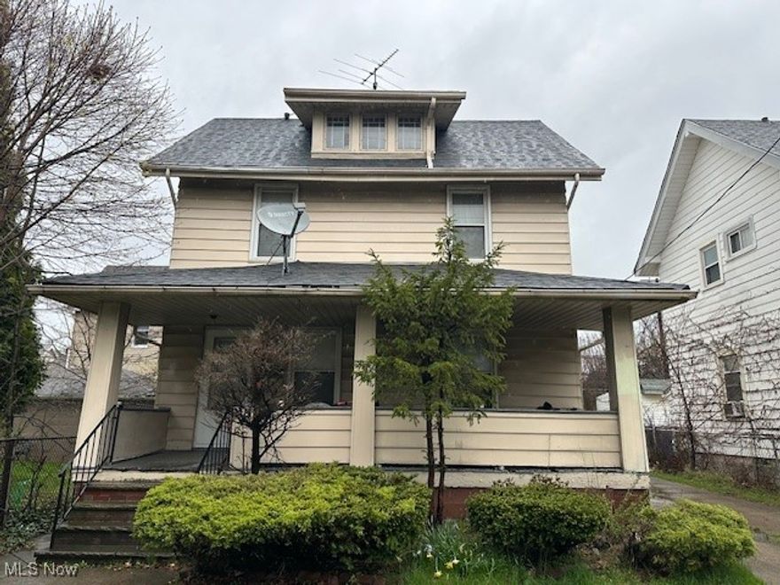 Single-family home offering three bedrooms and one full bathroom, currently tenant-occupied with a lease in
place under one year. The tenant has resided in the property for several years, has a strong payment history, and
currently pays $850 per month, with all utilities paid by the tenant. This property presents a stable, cash-flowing
investment opportunity ideal for both seasoned investors and first-time investors seeking a low-maintenance
rental with immediate income.