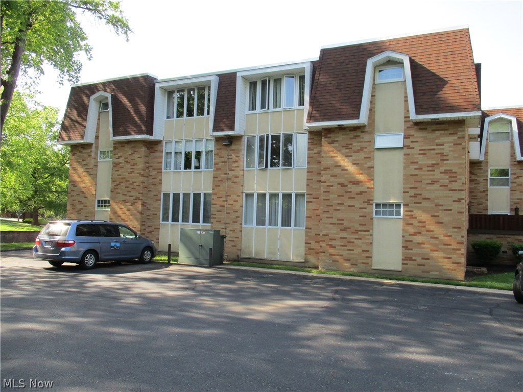 Parkway West Condo - Residential