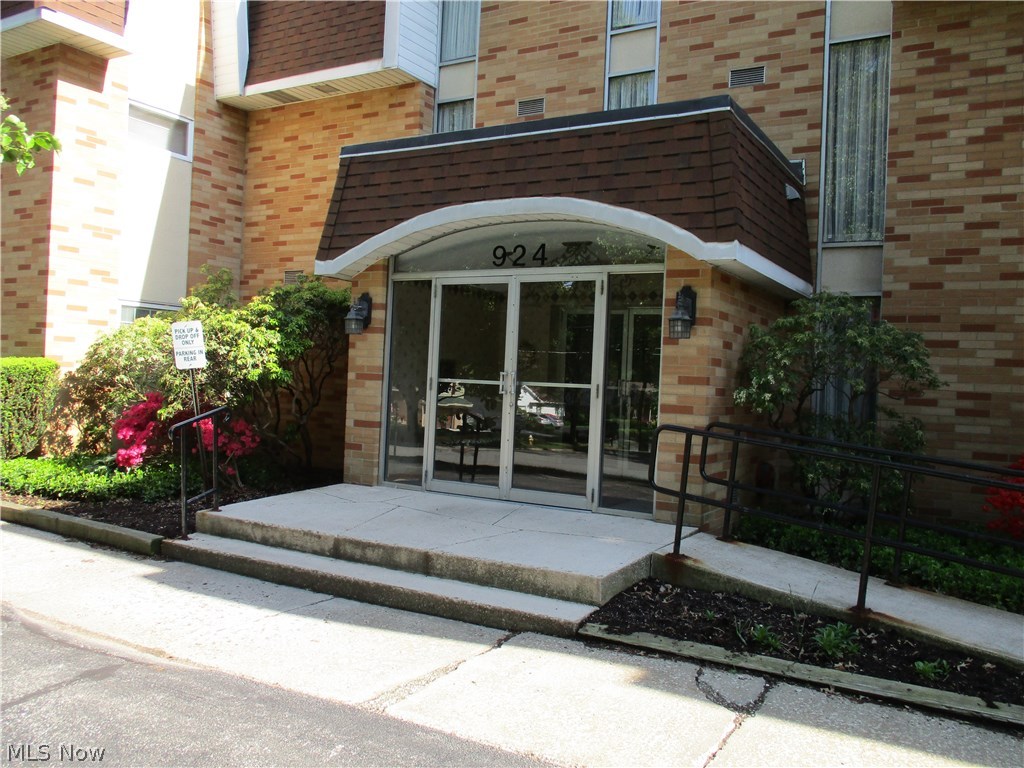 Parkway West Condo - Residential