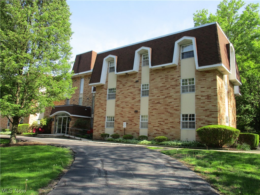 Parkway West Condo - Residential