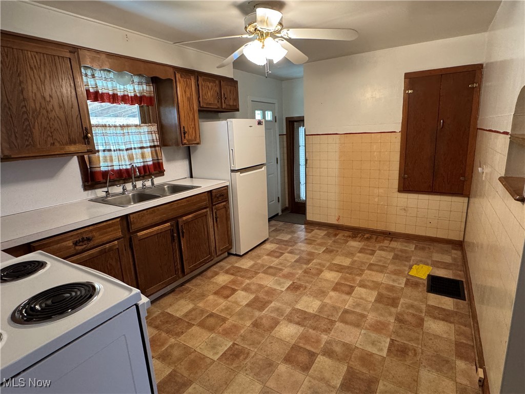 1935 Village Street, Canton, Ohio image 11