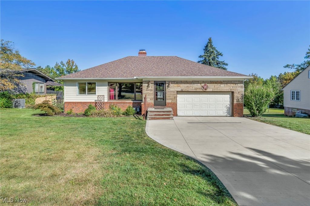 Photo of 4523 Oakes Road, Brecksville, OH 44141 (MLS # 5158909)