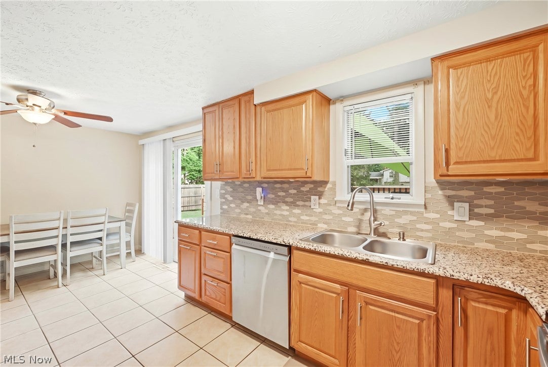 7794 Castle Rock