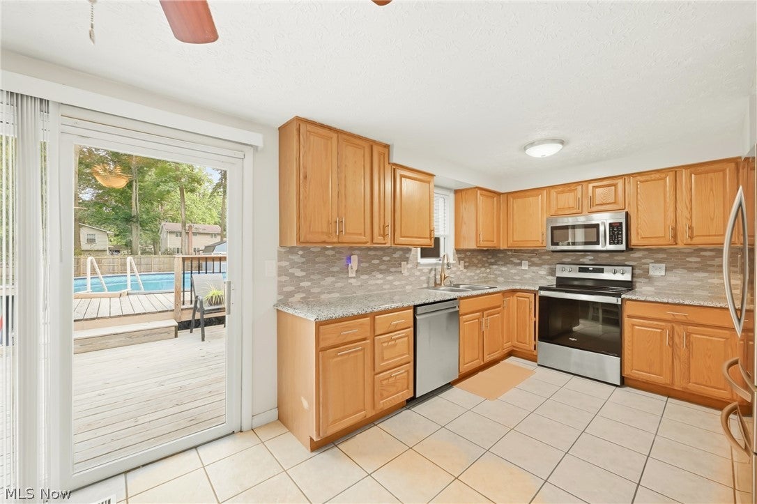 7794 Castle Rock