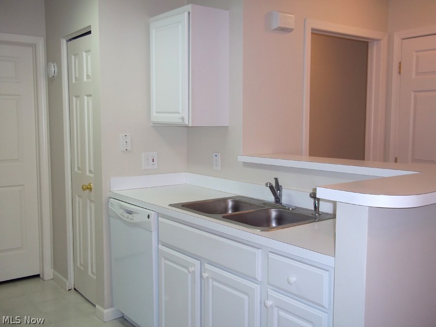 Lenox Greens Condo Ph 02 - Residential Lease