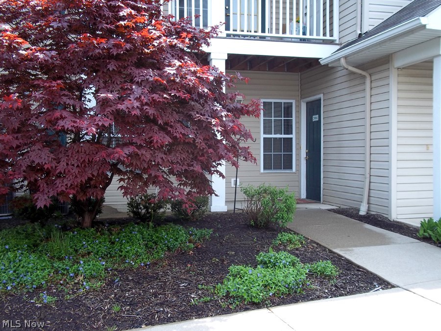 Lenox Greens Condo Ph 02 - Residential Lease