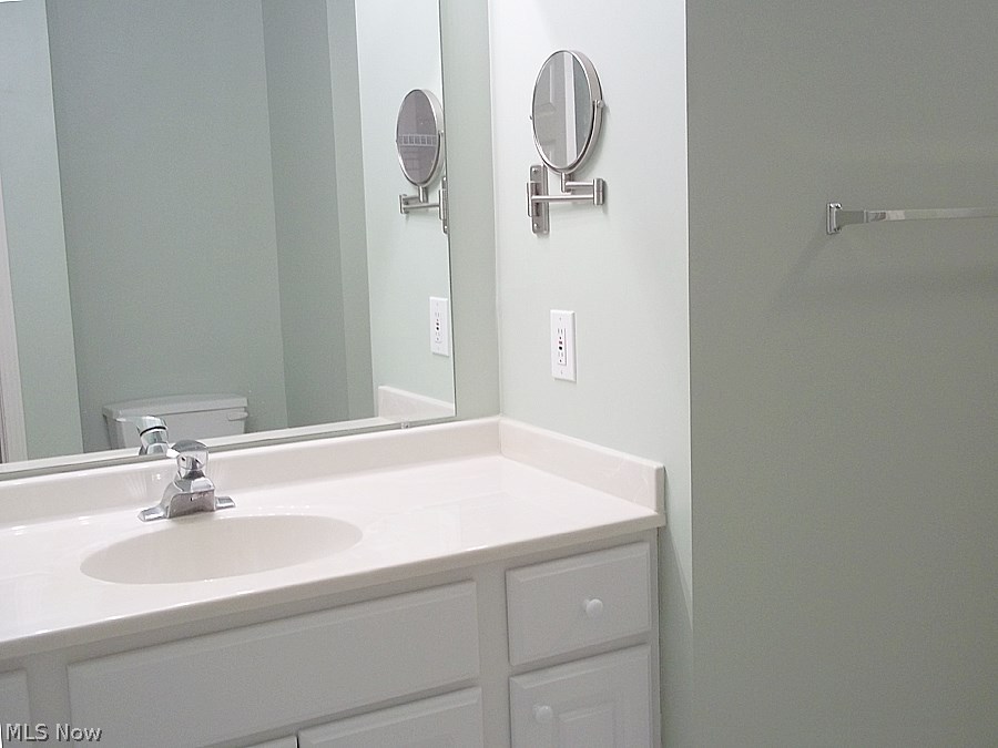 Lenox Greens Condo Ph 02 - Residential Lease