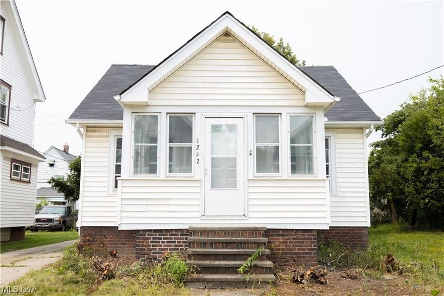 Welcome Home To This Updated Cape Cod In The Waterloo Area! As You Step Inside,
The Living Room Welcomes You With Sleek Vinyl Flooring And An Abundance Of
Natural Light. The Updated Eat-In Kitchen Boasts A Contemporary Design With Brand
New Cabinets, Countertops, Flooring, And A Stylish Tile Backsplash, While A
Connected Side Room Provides An Ideal Spot For Dining. Additionally, The Seller Will
Provide A $2,000 Kitchen Appliance Allowance To Buyer. The Bathroom Has Also Been
Remodeled With Tile Flooring, New Vanity, New Tub And Shower Surround, And New
Fixtures. The Main Floor Offers Two Bedrooms, Both With New Vinyl Flooring And
Fresh Paint. One Of These Bedrooms Offers A Unique Bonus – An Attached Four
Seasons Room, Perfect For Enjoying The Changing Seasons In Comfort. On The
Second Floor, You Will Discover An Additional Bedroom With New Vinyl Flooring. Great
Location With Convenient Access To Shopping, Dining, And Major Highways. Schedule
Your Showing Today!