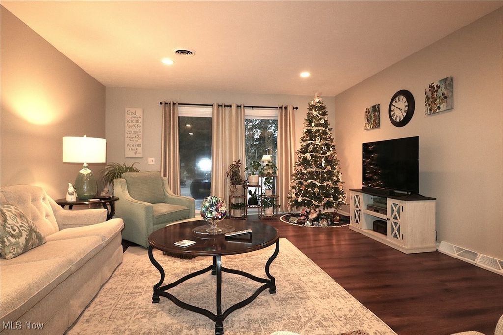 Photo of 102 Fairway Circle, Norwalk, OH 44857 (MLS # 5179045)