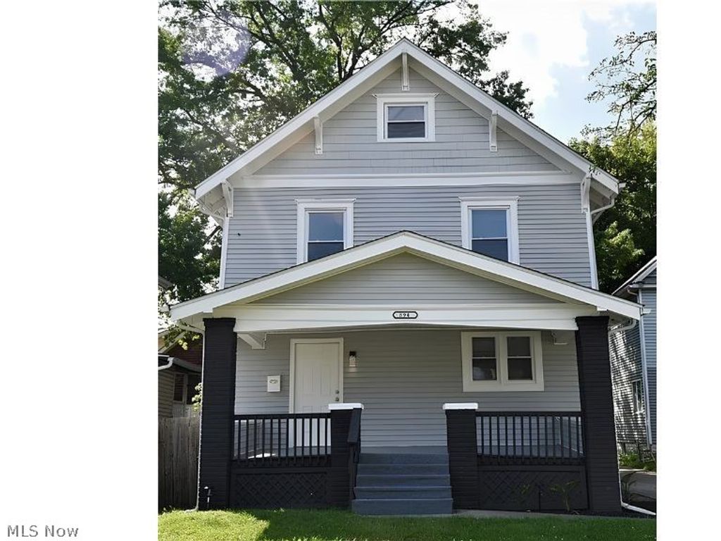 Photo of 894 W Exchange Street, Akron, OH 44302 (MLS # 5210303)
