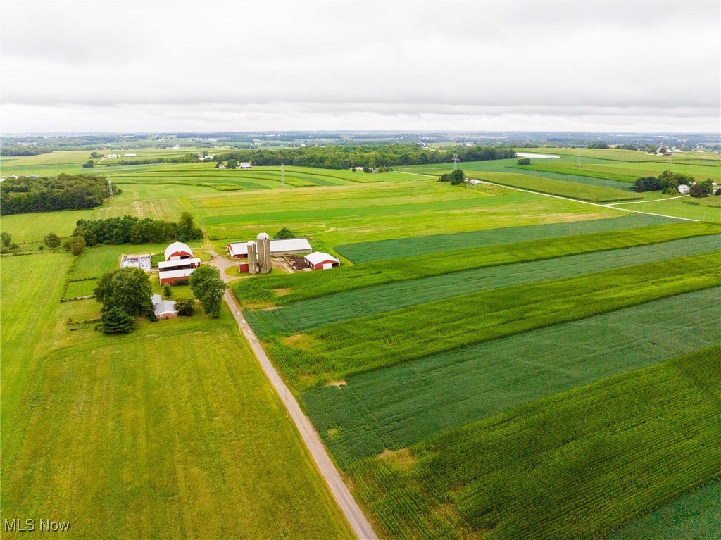 1821 Deerfield Avenue N