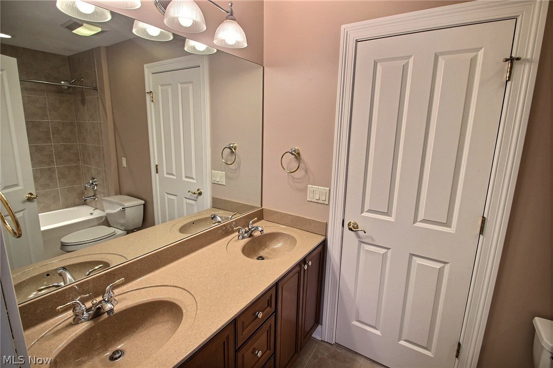 Sussex Court - Residential Lease