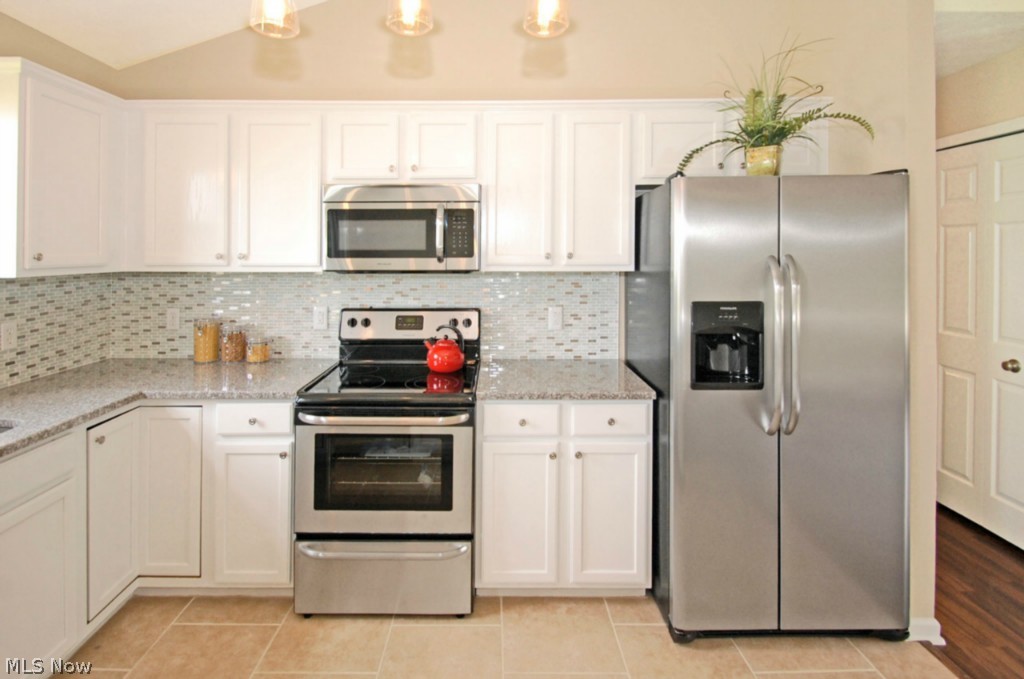 Meadow Lakes 06 - Residential