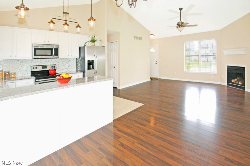 Meadow Lakes 06 - Residential