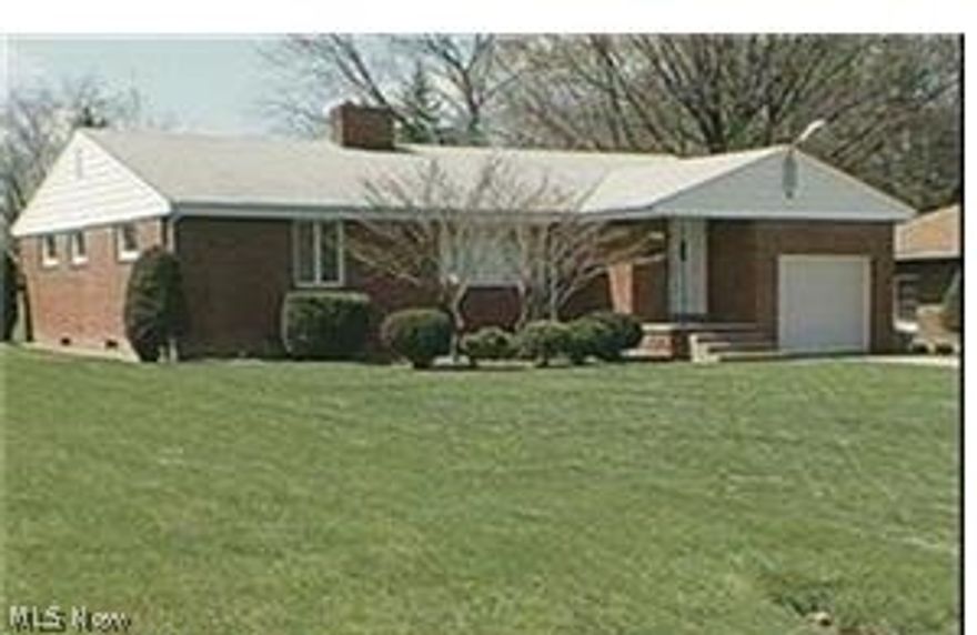 call now about this one story ranch in liberty lsd. there will be an application to fill out and an application fee. all utilities are paid for by the occupant with a security deposit. there must be a 48 hour notice before the showing.