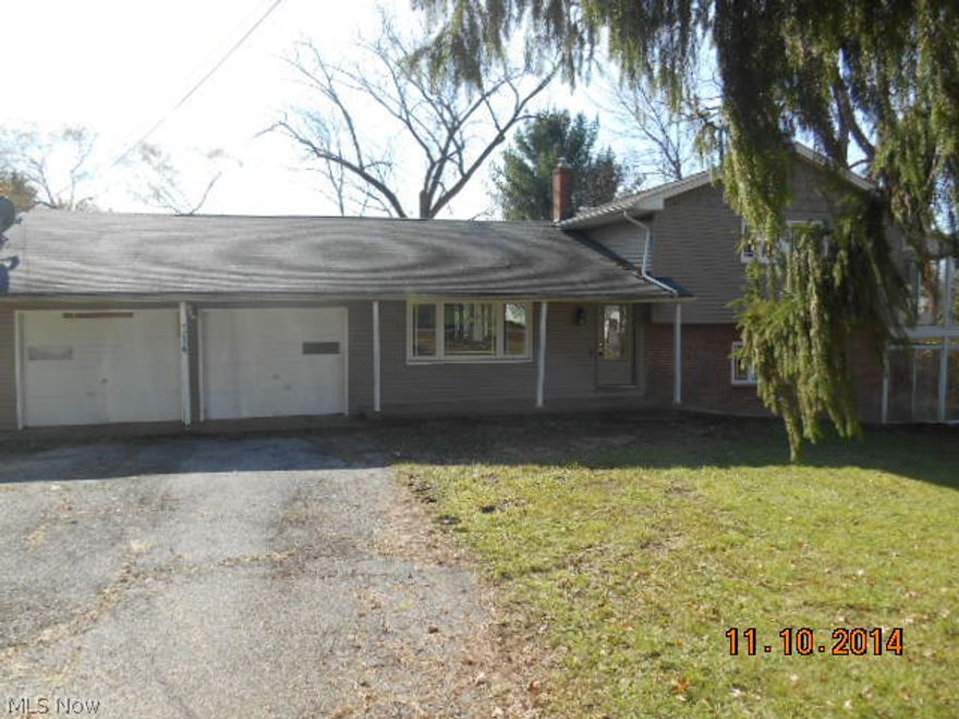 Great 4 bedroom split on quiet street on almost 3/4acre.  This home has great layout, large rooms, lots of storage and full basement. This is a Fannie Mae Homepath property.  Selling as is where is. 1000.00 min EMD. Buyer responsible for any inspections and repairs needed.