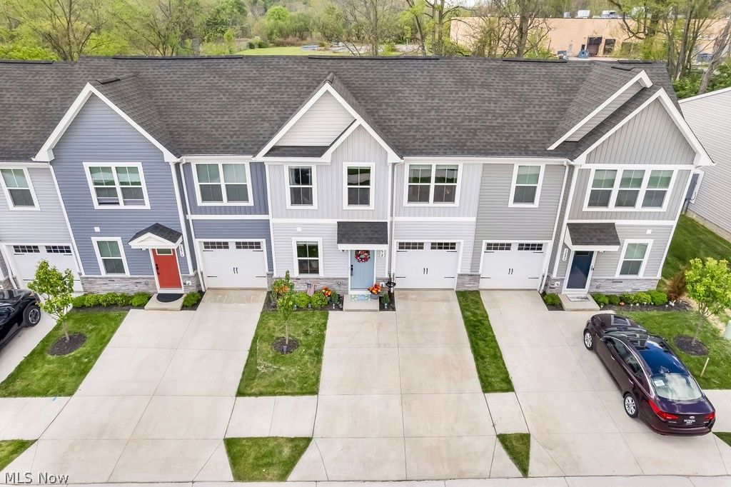 Photo of 1278 Divot Circle, Akron, OH 44313 (MLS # 5208986)
