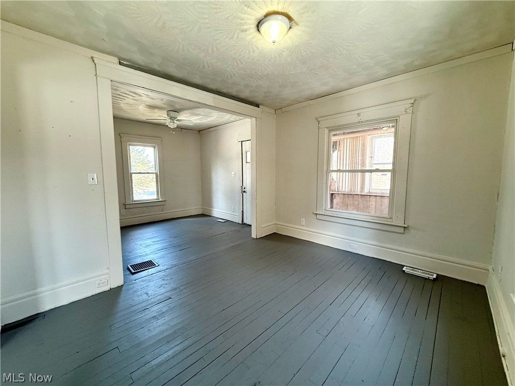 Photo of 839 Kenyon Street, Akron, OH 44311 (MLS # 5189109)